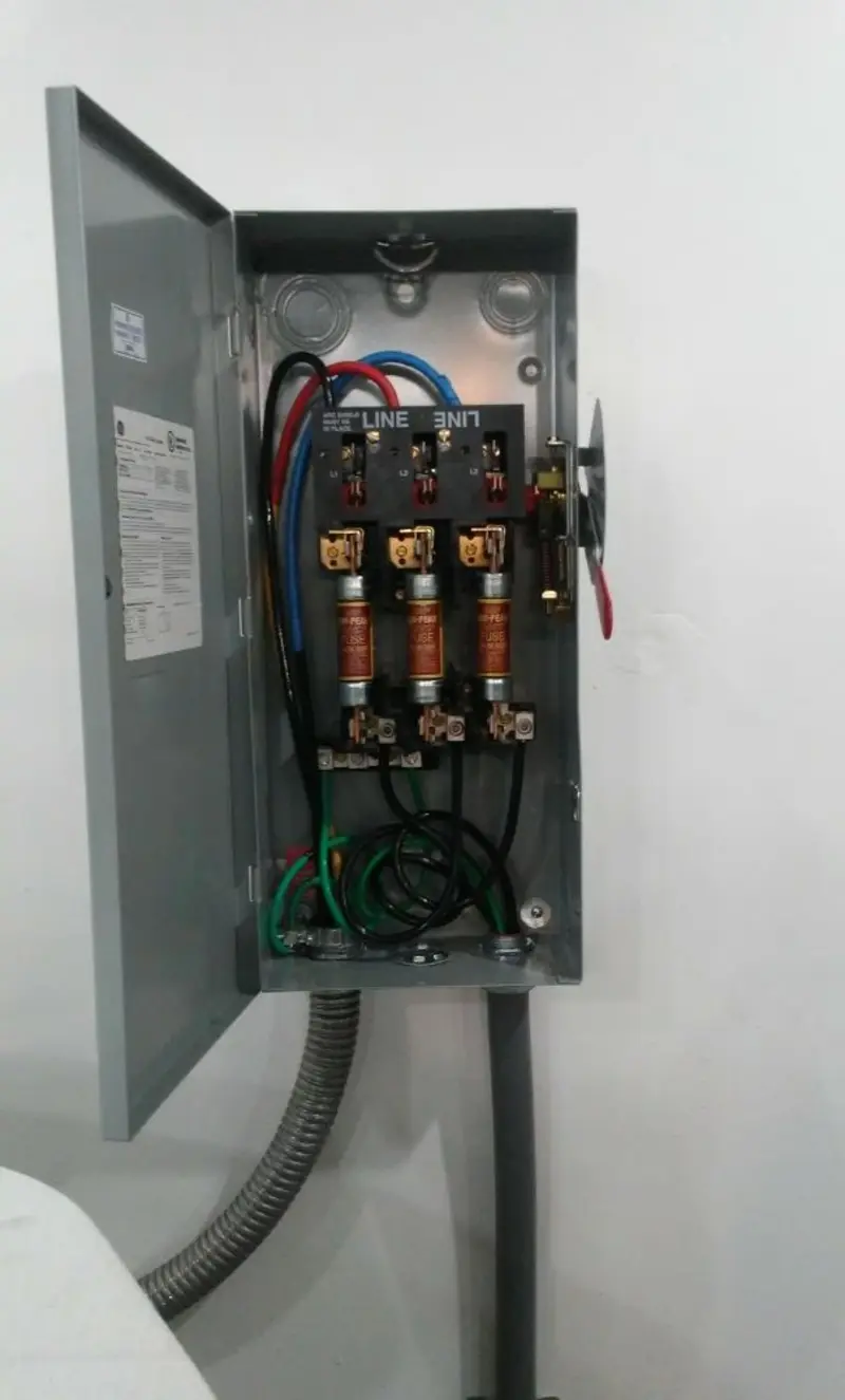 Three-phase disconnect switch installed for Electrical Wiring & Rewiring in Attalla